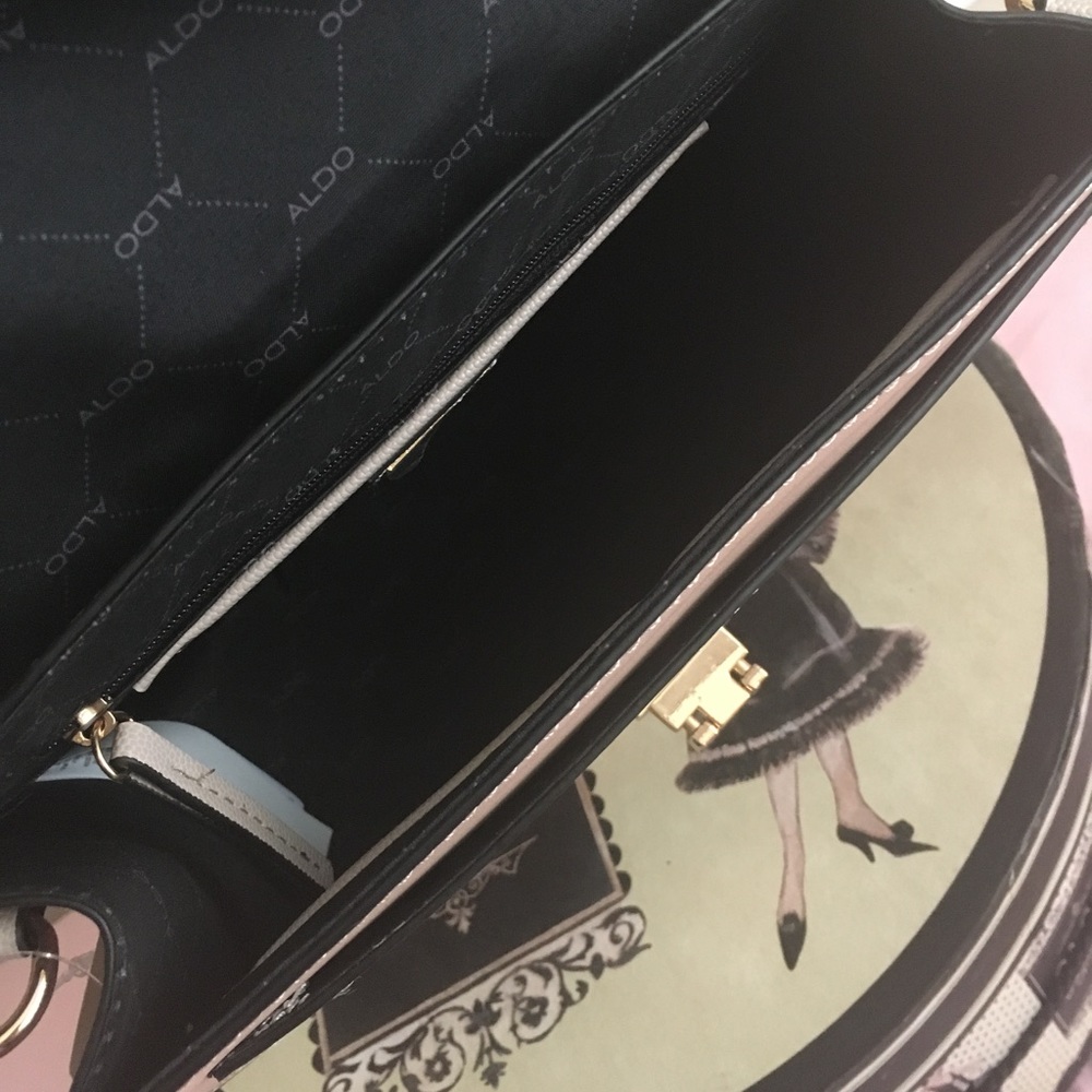 🌻🌻Host Pick! Aldo handbag🌻🌻 - Picture 7 of 8